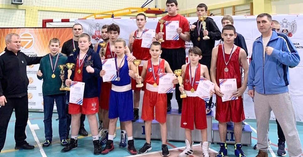 Боксёры Великого Новгорода взяли россыпь наград на областных соревнованиях