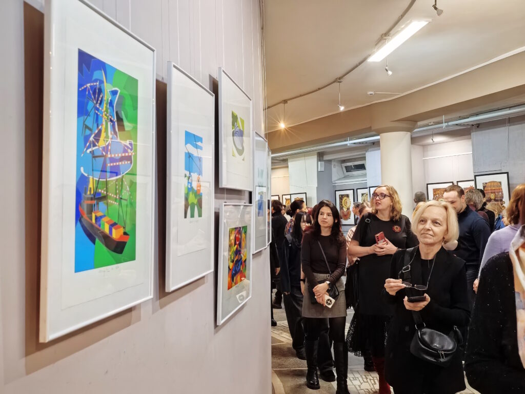 Январская выставочная волна задаёт новгородцам вопросы и настроение на год вперёд