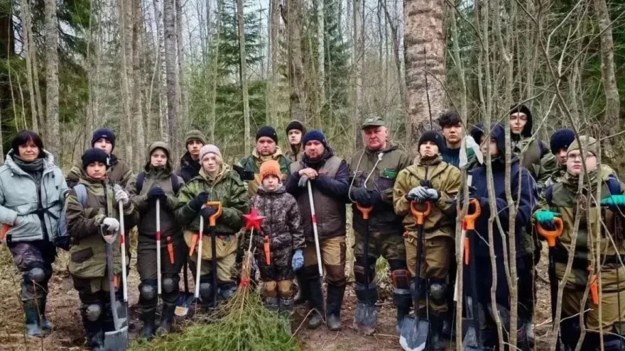 Поисковики из Салехарда подняли останки двух защитников Ленинграда