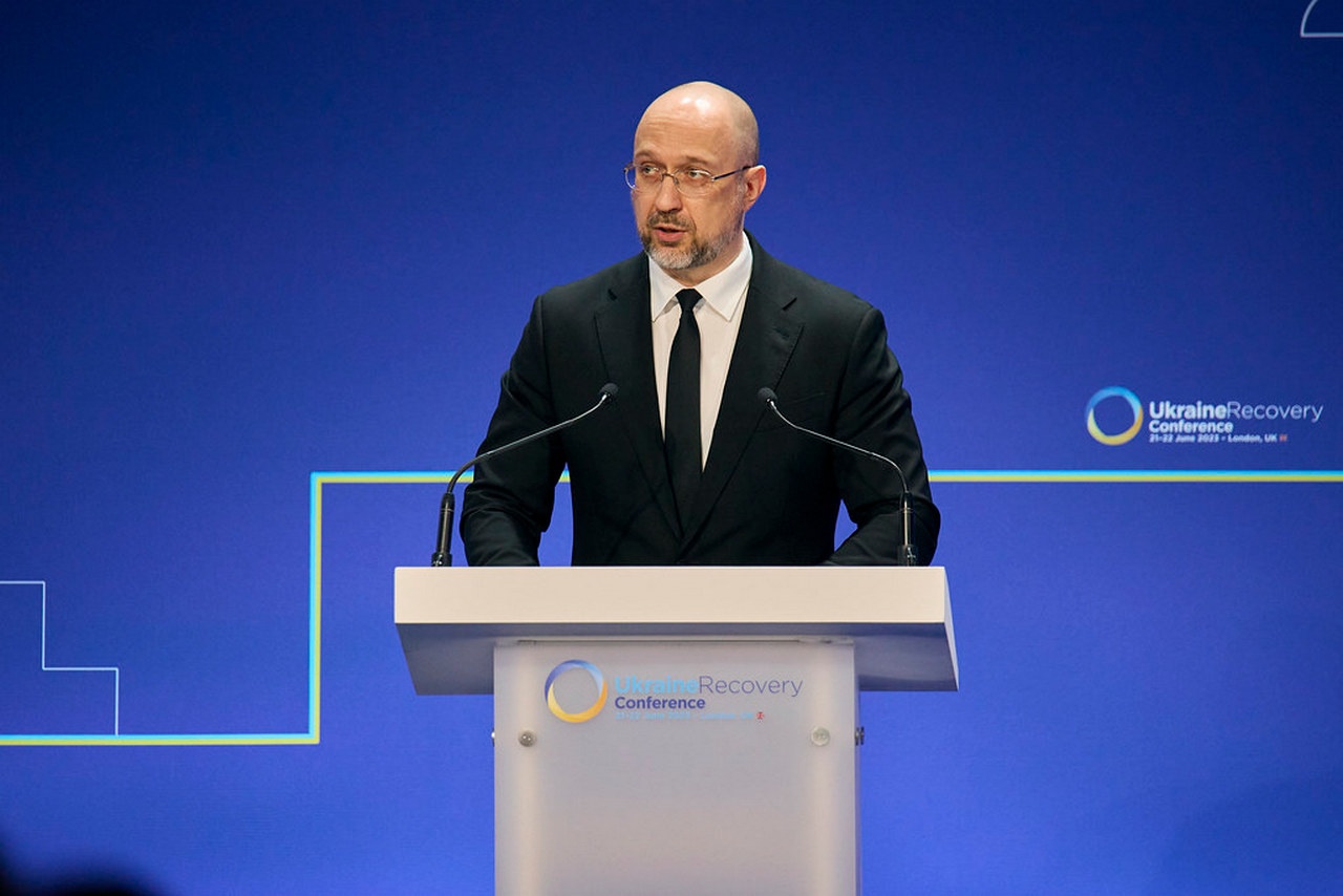 Шмыгаль мечтает о российских миллиардах.