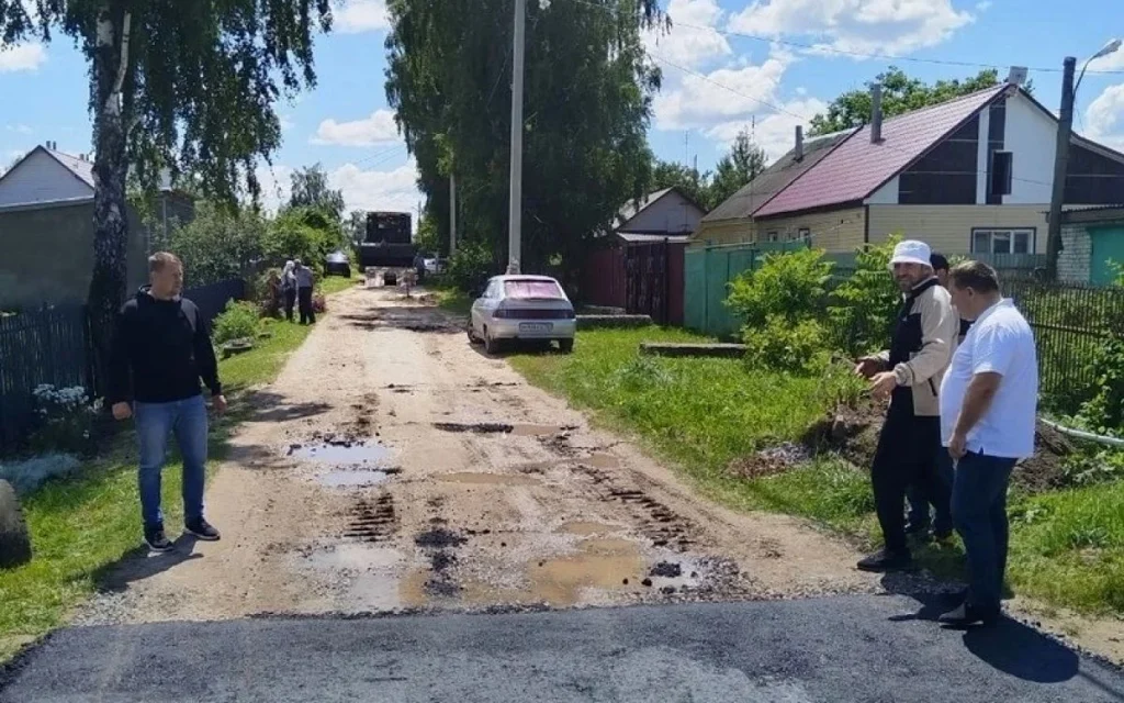 «Партийный десант» проверил ход выполнения работ на объектах в Выгоничском районе