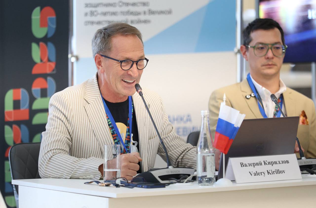 В ТЮЗ имени А.А. Брянцева обсудили влияние театра на семейные традиции3