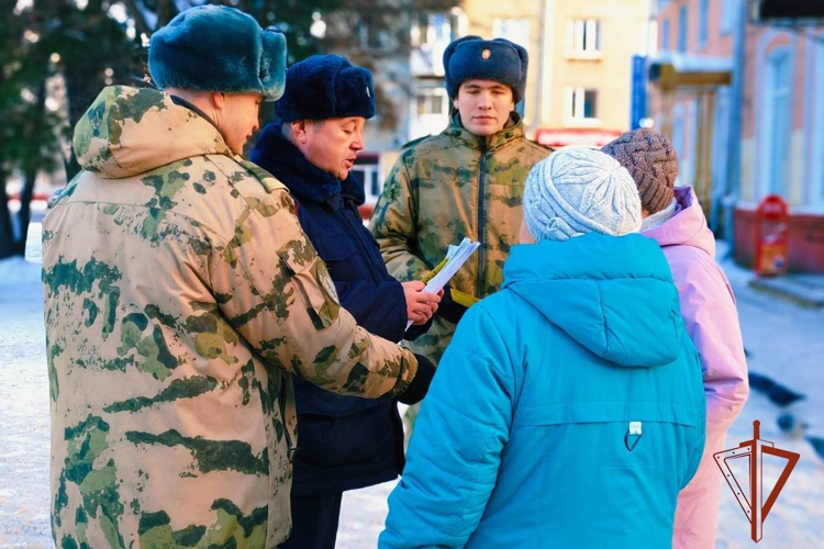 Росгвардейцы совместно c полицейскими провели профилактическую акцию по предупреждению мошенничества в Томской области (видео)