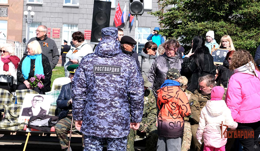 В День Победы орловские росгвардейцы обеспечивают общественную безопасность и правопорядок