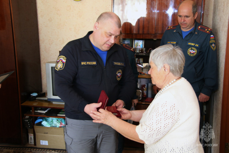 Навечно в строю: в ДНР четыре огнеборца МЧС России посмертно удостоены государственных наград