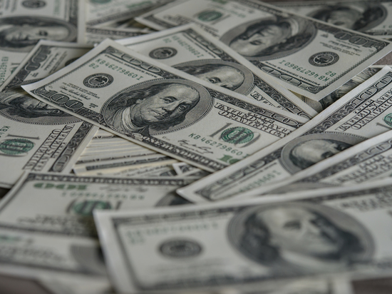 Финансист предупредил россиян о риске хранения наличных долларов