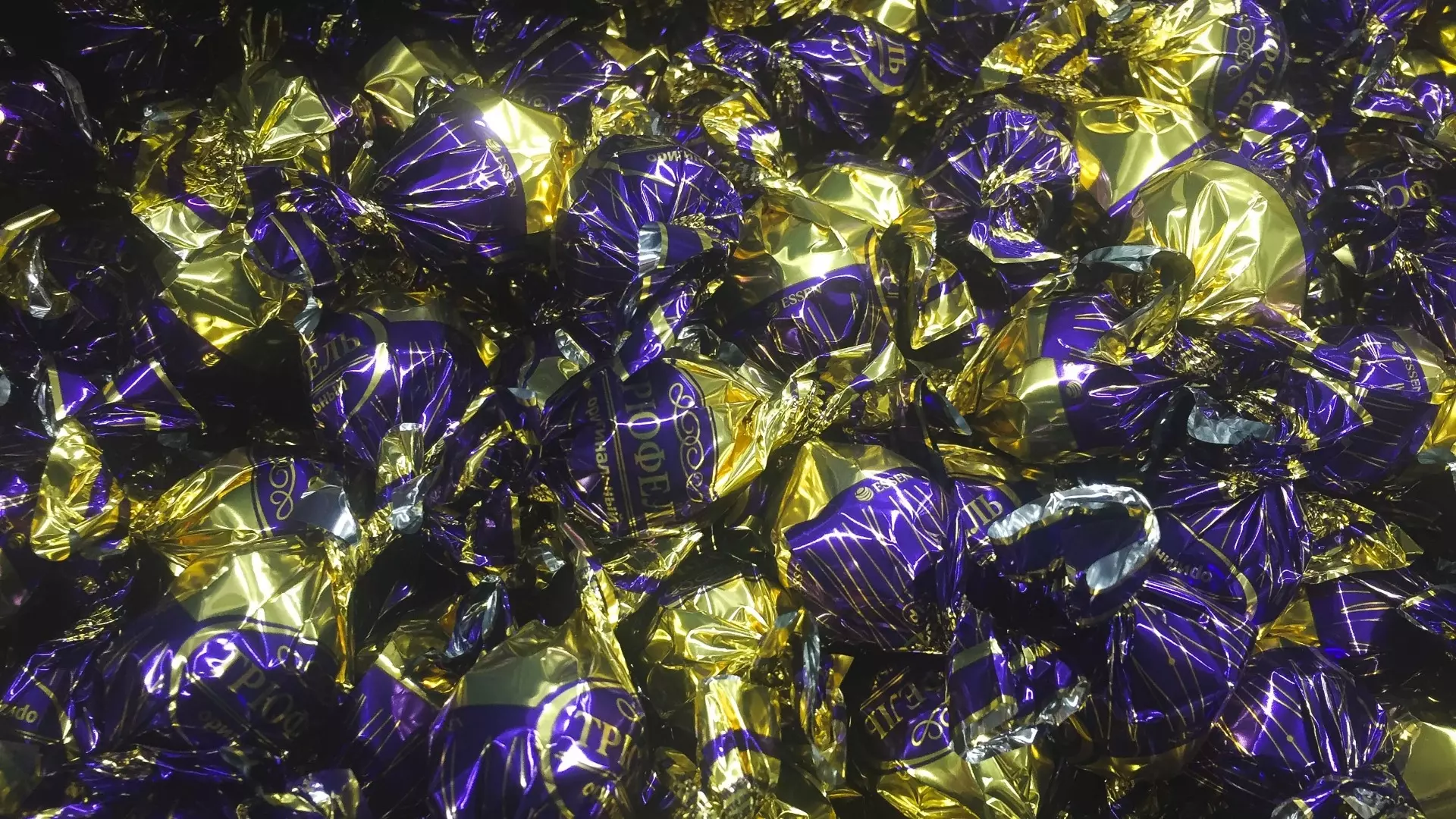 Белгородским детям с 2021 года вручают от правительства сладкие новогодние подарки