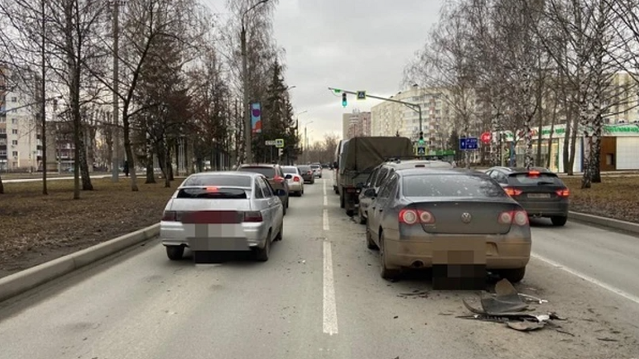 В этом дорожном происшествии пострадали 2 человека