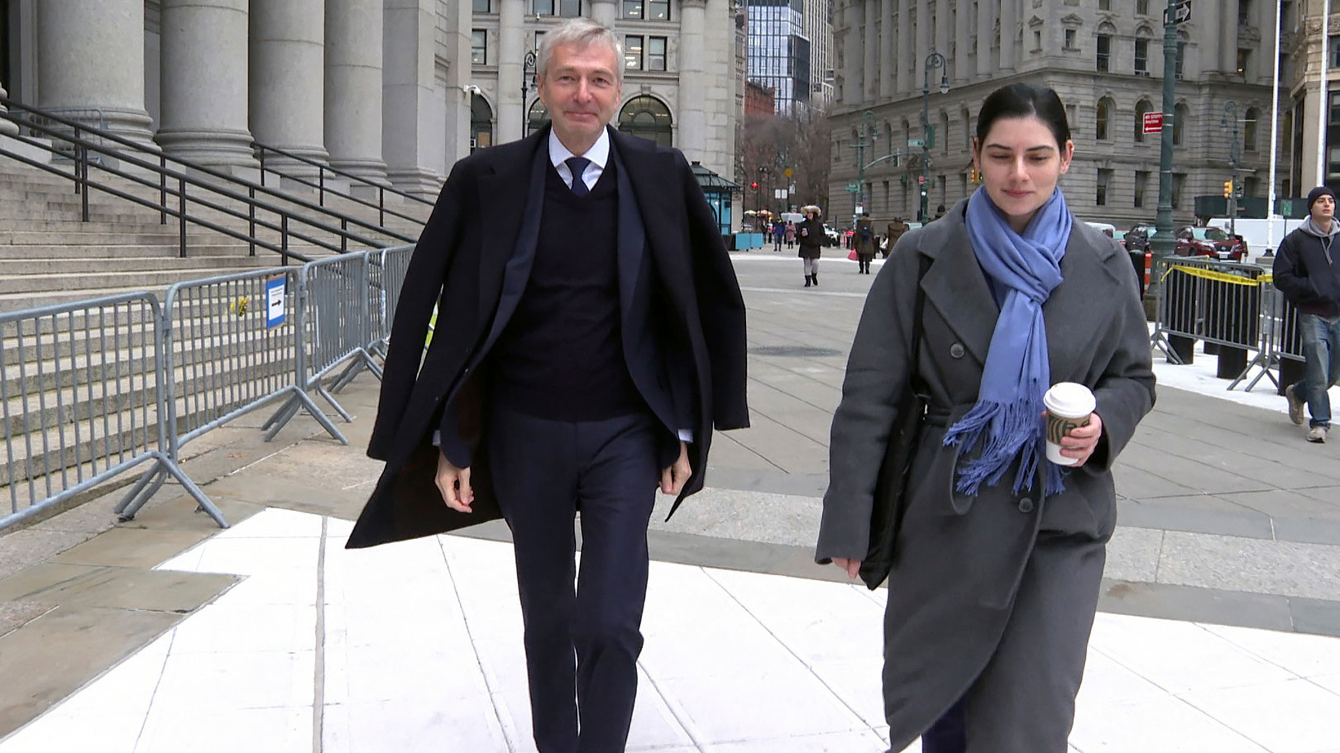 Работа в пользу общества. Польза обществу. Современное общение. Важность профессии фармацевт. Презентация на тему труд.