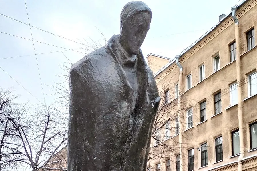 Памятник блоку в санкт петербурге новый