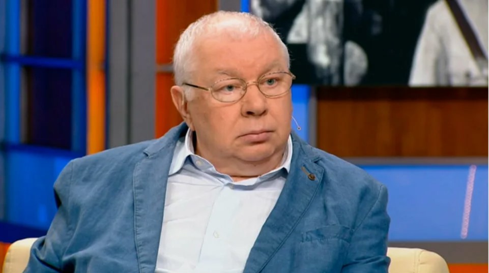 Андрей Мартынов фрагмент выпуска от 10.02.2016 программы 1 канала На едине со всеми