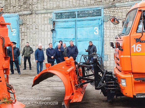 Проверка готовности коммунальной техники к зиме