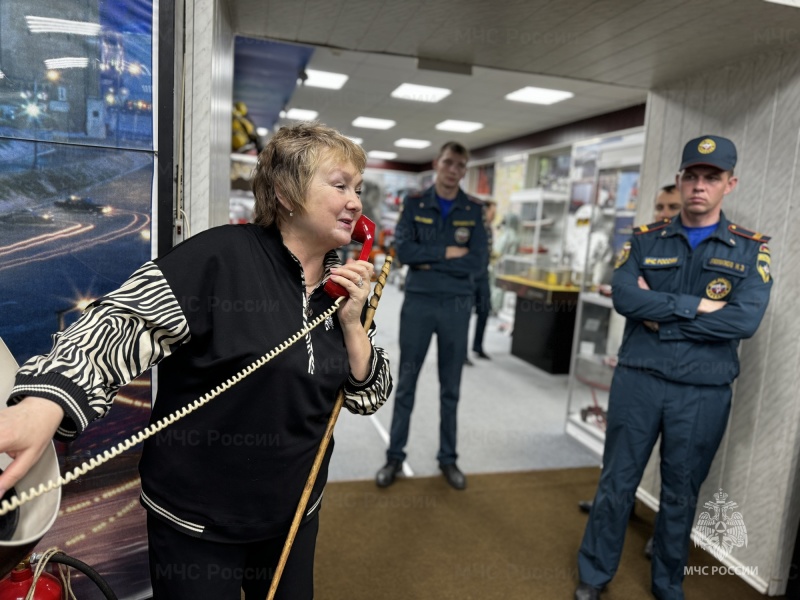 Изучение истории ведомства: сотрудники Управления по ЮАО посетили музей пожарной охраны