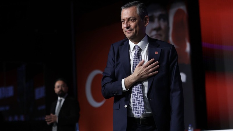 Действующий глава турецкой оппозиции переизбран на внеочередном съезде