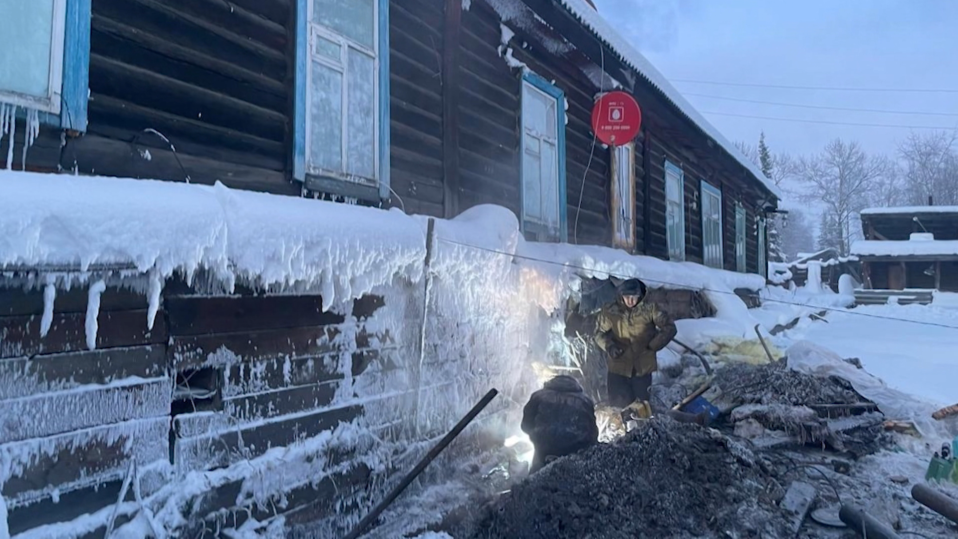 Погода поселок артемовский. Бодайбинский район поселок Артемовский. Поселок Артемовский Иркутская область. Пос Артемовский Бодайбинского района Иркутской области. Зима город в Иркутской.