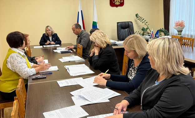 В Белой Холунице «тяжеловато» с деньгами