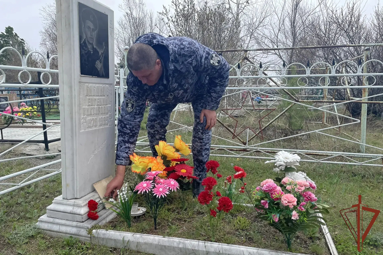 Мемориалы защитников Отечества в рамках акции «На страже памяти» благоустроили на Урале