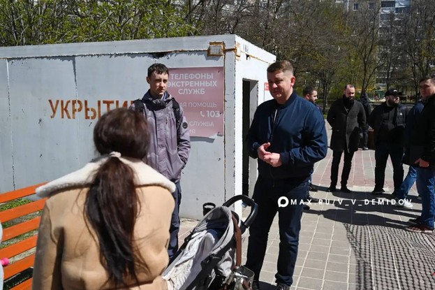 В Белгороде в сквере на улице Дегтярёва благоустраивают большую детскую игровую зону