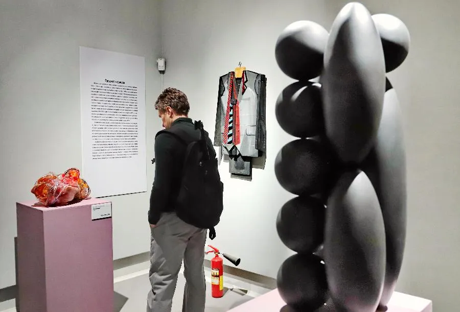 В Мраморном дворце Русского музея открылась выставка «Ассамбляж, объект, инсталляция» | ФОТО Дмитрия СОКОЛОВА