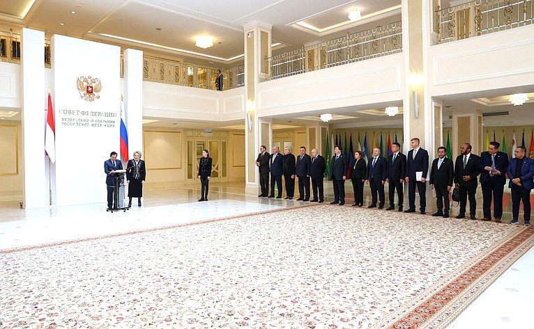 Валентина Матвиенко провела встречу с Председателем Совета представителей регионов Республики Индонезии Султаном Бактиаром Наджамундином
