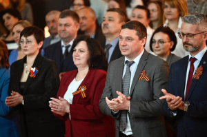 Евгений Первышов поздравил работников скорой помощи с профессиональным праздником