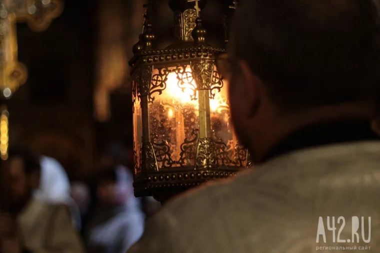 Фото: Пасха в Кемерове: ночное богослужение в Знаменском соборе 69