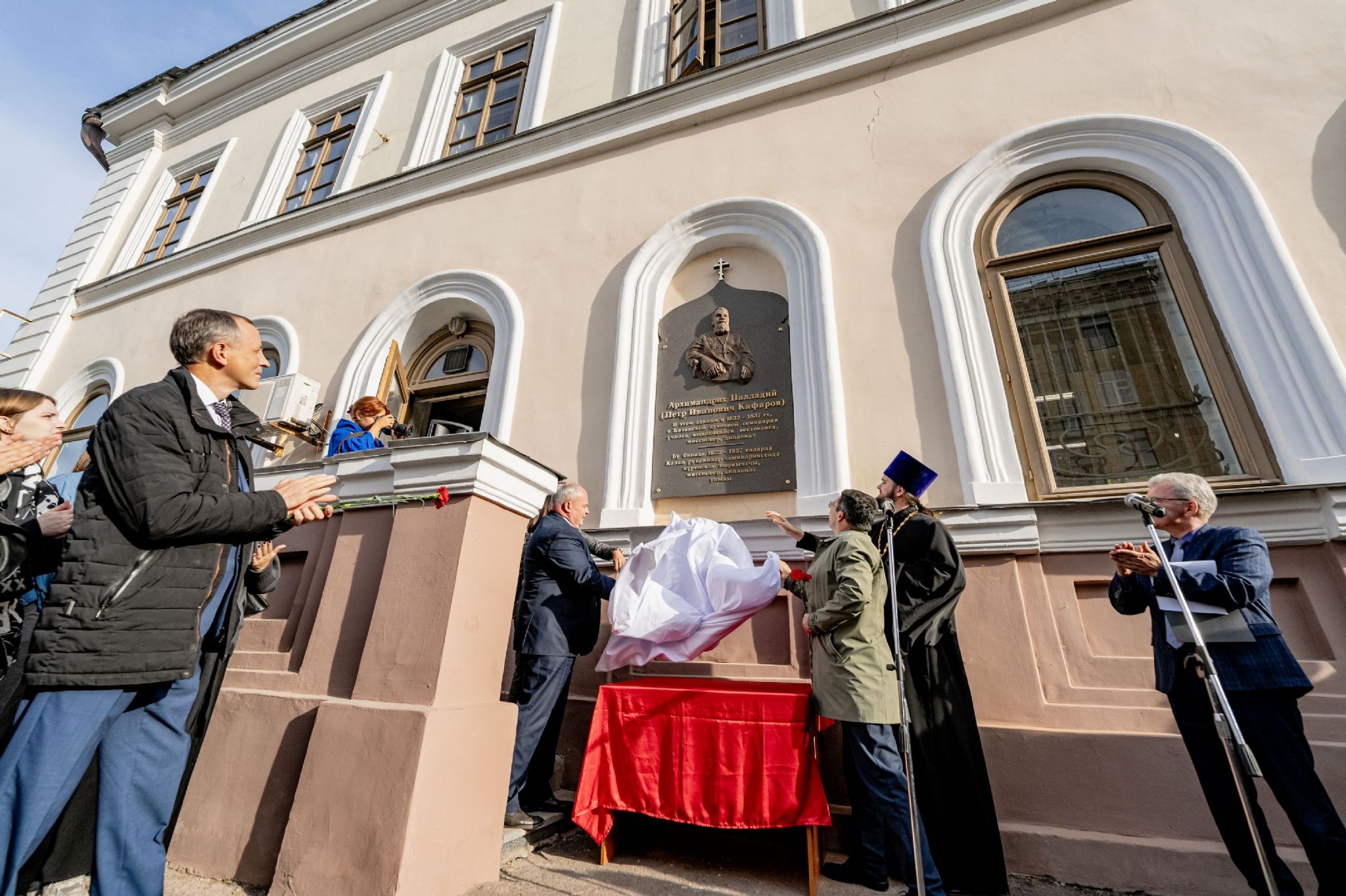 В Казани открыли мемориальную доску архимандриту Палладию