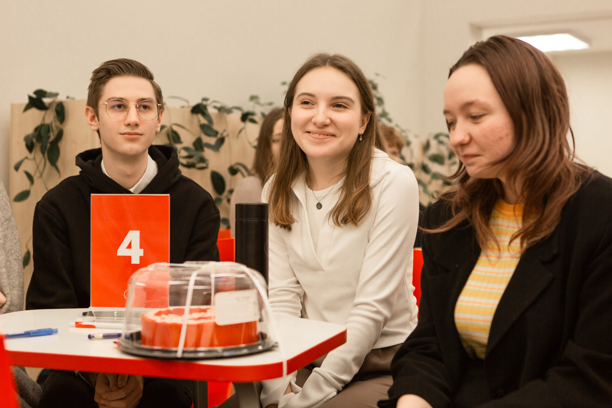 Историк школы 666. Школа юного историка. Международная школа историков. Школа историков. Историки государственной школы.