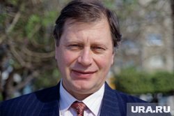 Личная жизнь артиста была насыщенной и непростой, но в конце 90-х он обрел счастье