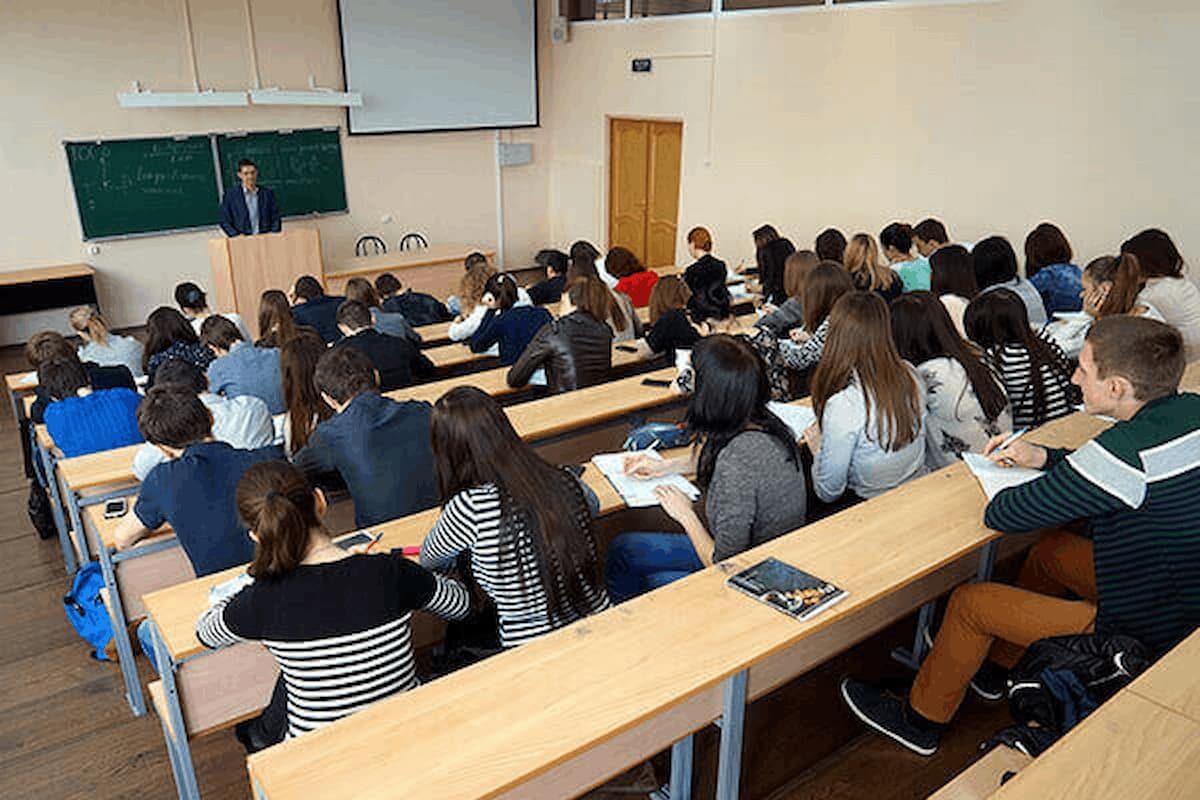 Абитуриенты смогут подать заявление в вузы через «Госуслуги»