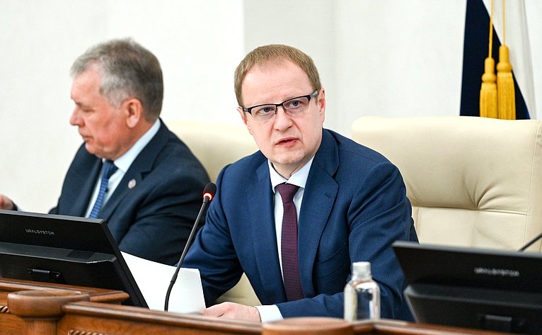 Губернатор Алтайского края Виктор Томенко