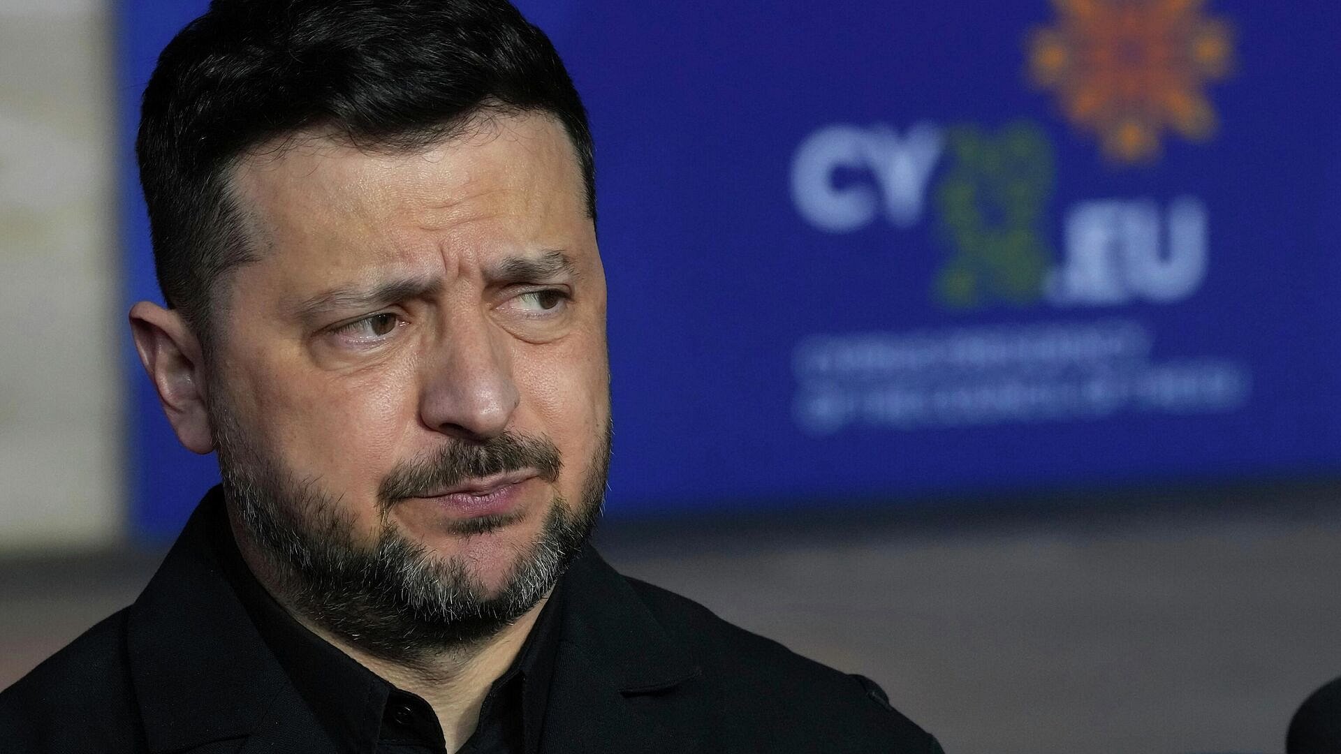 Зеленский послушно срывает перемирие по указке Лондона, заявил эксперт
