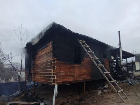 Мужчина сгорел в дачном доме в Приморье