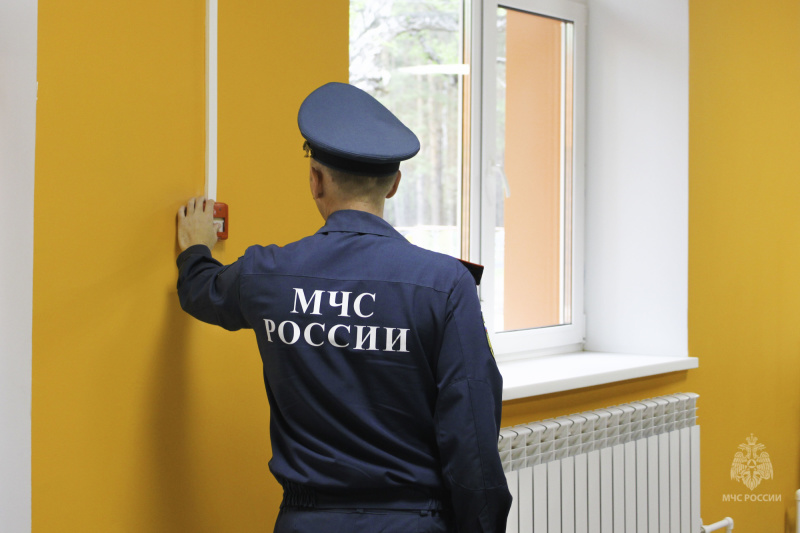 Сотрудники МЧС России проверяют готовность детских оздоровительных лагерей к летней оздоровительной кампании-2024