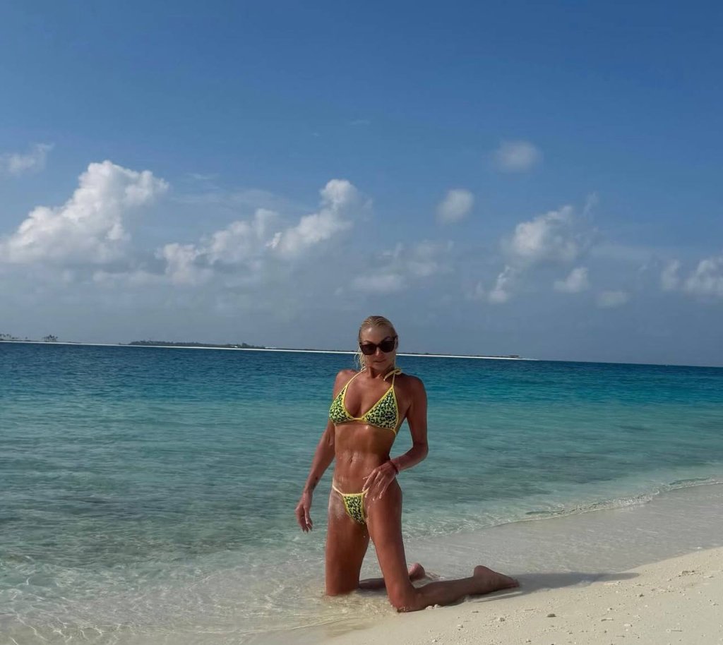 Анастасия Волочкова на Мальдивах