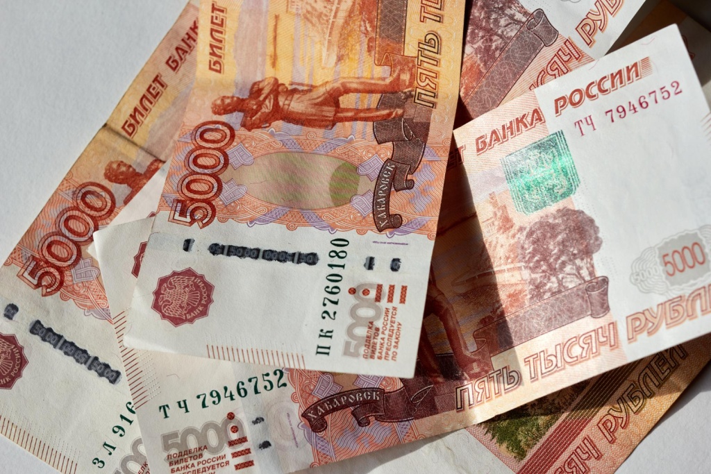 В Ульяновской области главу образовательного учреждения оштрафовали за допущение хранения гнилых продуктов на складе