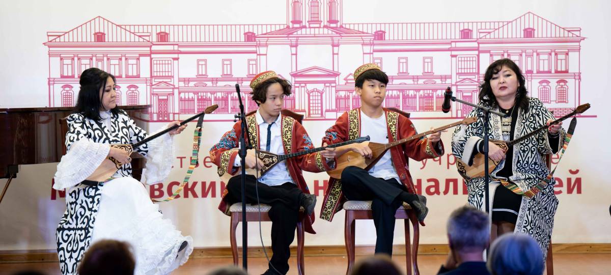 Международная Ассамблея столиц и крупных городов. Творческая встреча «Строка, рожденная талантом, земных границ не знает!», посвященная 180-летию со дня рождения казахского мыслителя и поэта Абая Кунанбаева и 130-летию знаменитого русского поэта Сергея Есенина