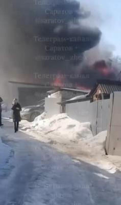 В Саратове на 1-й Дачной горел частный сектор
