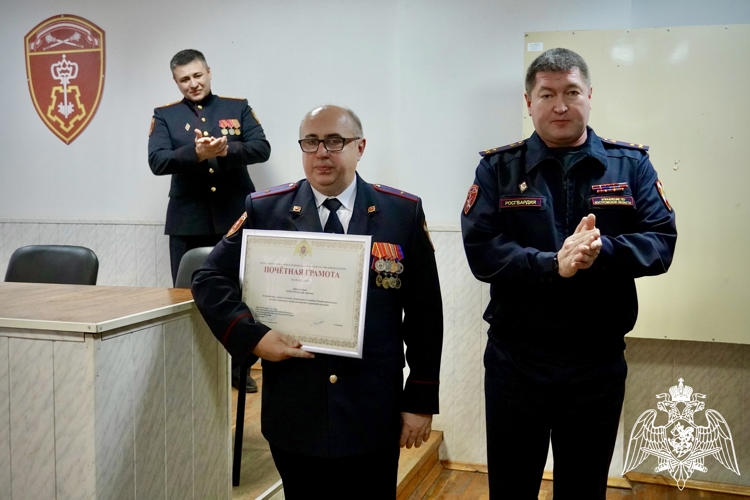 От ветерана до новичка: в Костроме чествовали сотрудников вневедомственной охраны Росгвардии