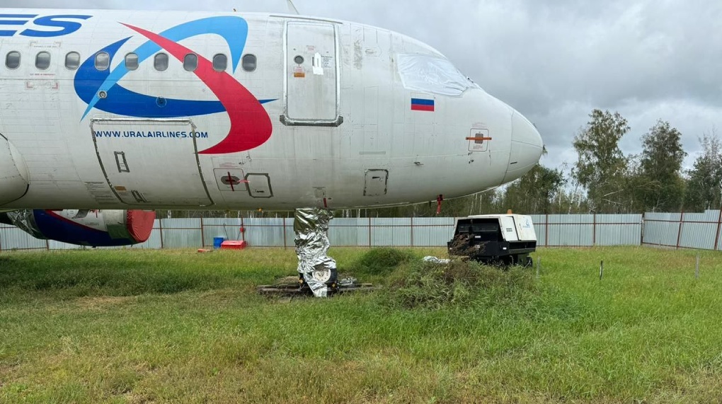 Год назад самолет «Уральских авиалиний» аварийно сел в пшеничном поле. Как он выглядит сейчас