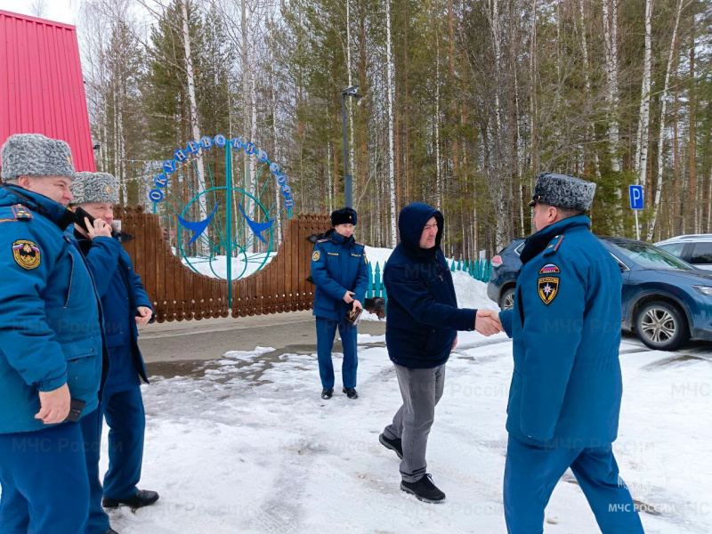Начальник Главного управления в рамках подготовки к пожароопасному сезону посетил населенные пункты Советского района, граничащие с лесными массивами