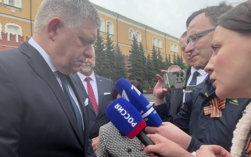Фицо намерен обсудить с Путиным взаимоотношения Словакии и РФ