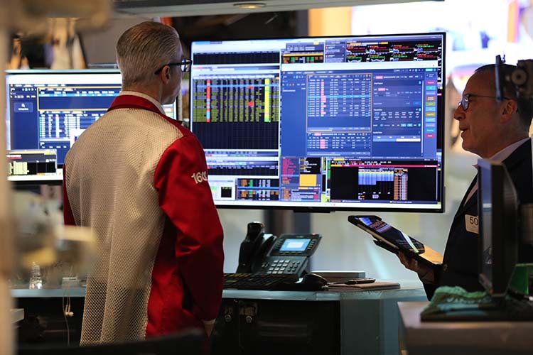 Американские фондовые индексы S&P 500 и Nasdaq достигли исторических максимумов на фоне новостей о разрешении продажи китайским компаниям чипов Nvidia и сильного квартального отчета Cisco