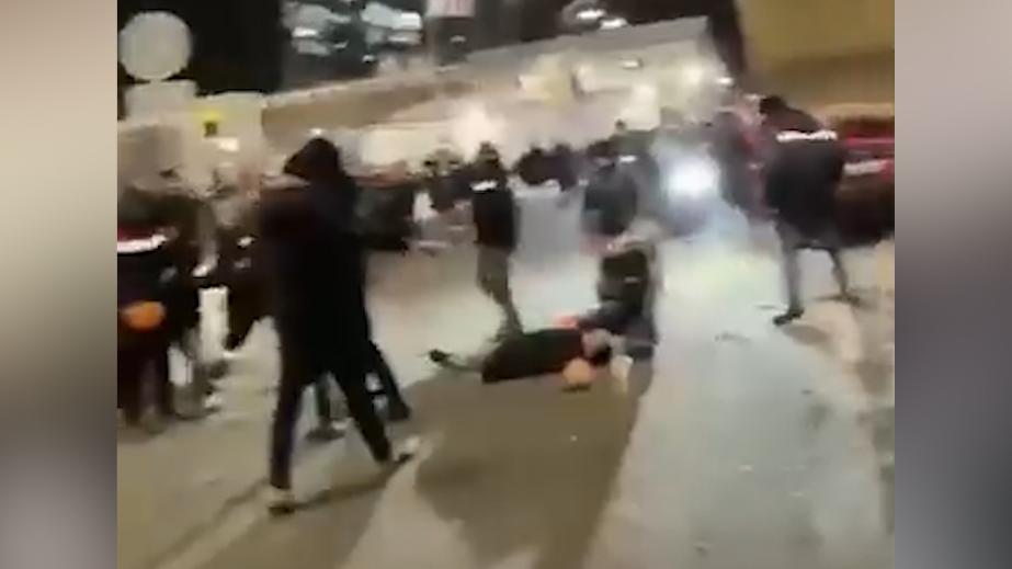 Драка рабочих. Драка рабочих. Драка рабочих. Драка рабочих. Драка рабочих.