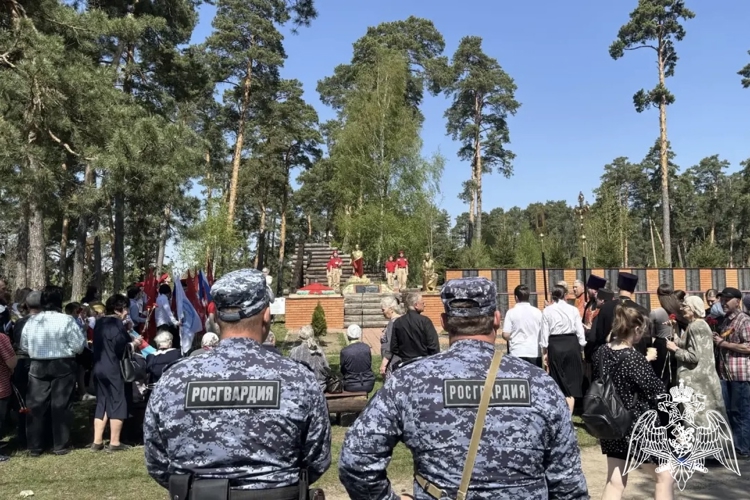 В Козельске сотрудники Росгвардии приняли участие в митинге, посвящённом 81-й годовщине Победы в Великой Отечественной войны