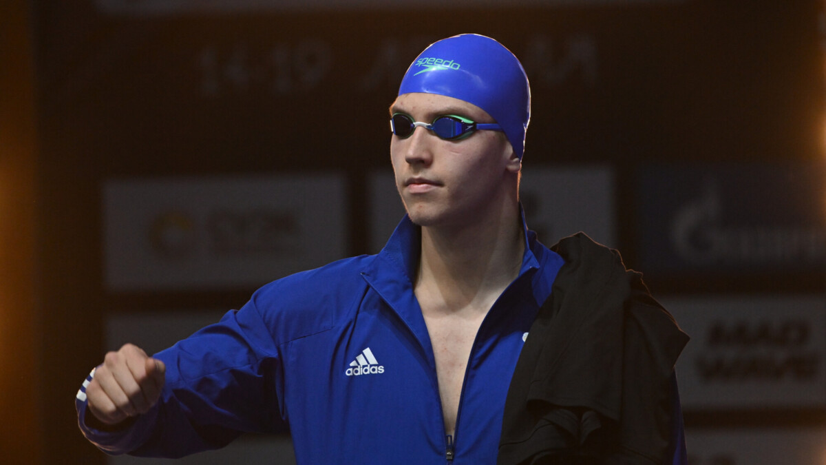 Корнев выиграл ЧР по плаванию на дистанции 100 м вольным стилем, Колесников — четвертый