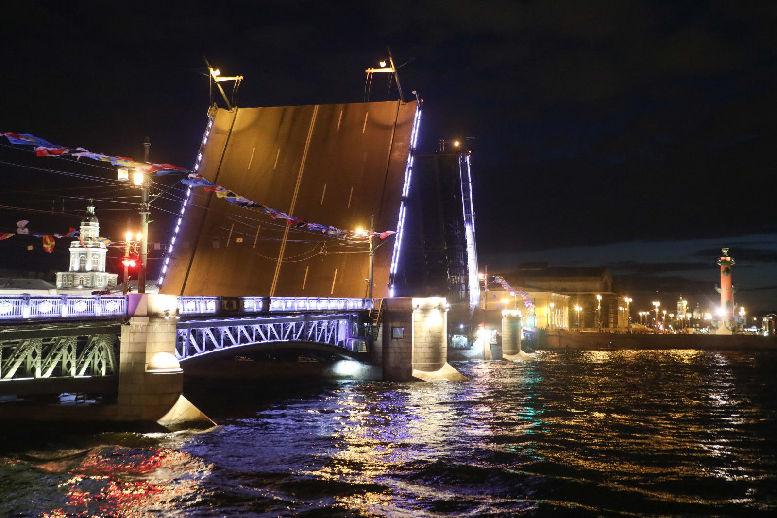 Mart of sky разводные мосты. Mart of sky. Saint-petersburg night raising bridges. "mart of sky" && ( исполнитель | группа | музыка | music | band | artist ) && (фото | photo). Skymart логотип.