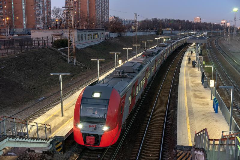 Поезда на москву 19 мая. Станция Рижская МЦД 2. Эс2г-118 Щербинка. Станция МЦД красный Строитель. Станция Рижская МЦД.