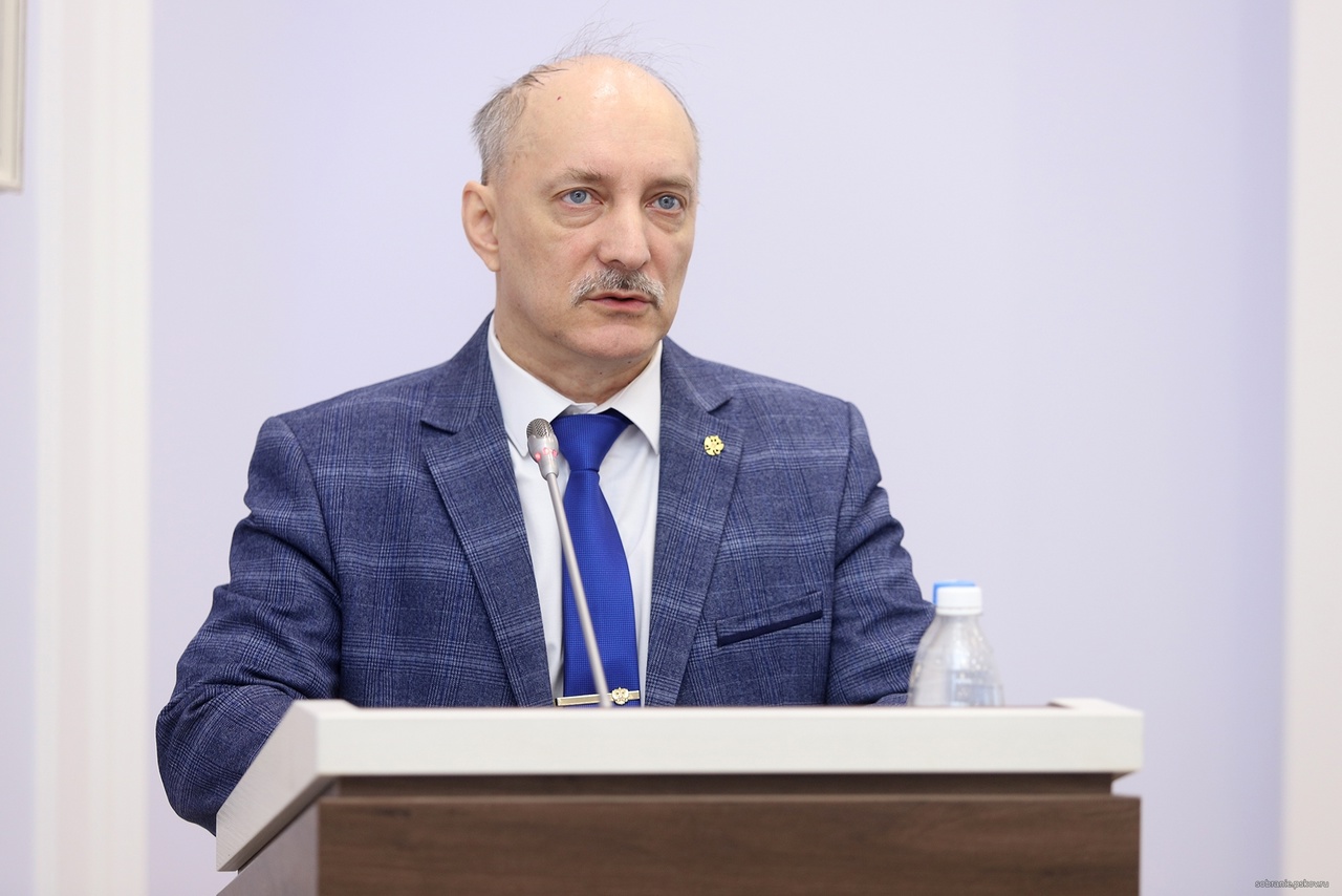 Начальник кб. Шахов Псков. Депутат.