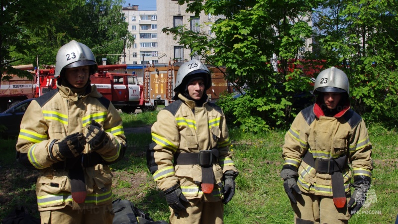 В Чебоксарах соревновались дружины юных пожарных